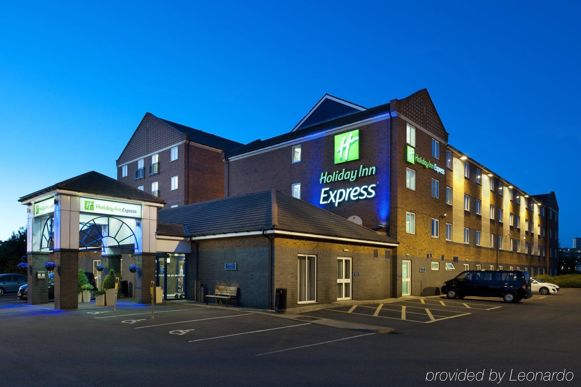 Holiday Inn Express Newcastle Gateshead, An Ihg Hotel Exterior foto